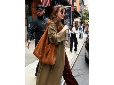 Dakota Johnson leidis oma sügisese riietuse elavdamiseks ideaalsed adidas'i tossud