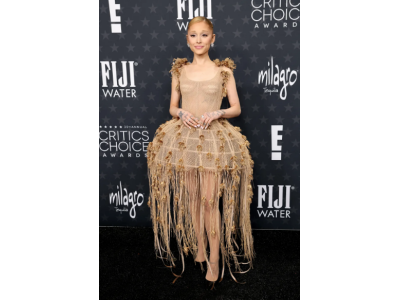 Ariana Grande hinnaline Dior Haute Couture'i kleit Critics Choice Awards 2025 nõudis 3800 töötundi
