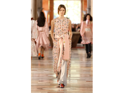 Louis Vuitton kevad-suvi 2026 moeshow – intiimsus kui elustiil