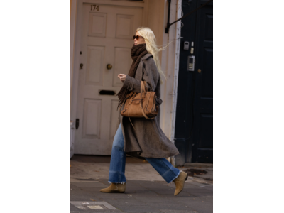 Pärast Bella Hadid ja Claudia Schiffer panustab ta 2026. aasta kõige rohkem kõneainet pakkuvale kotile.